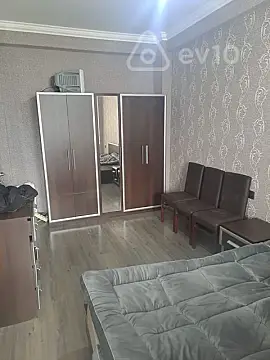 Kirayə verilir 2 otaqlı yeni tikili 74 m²