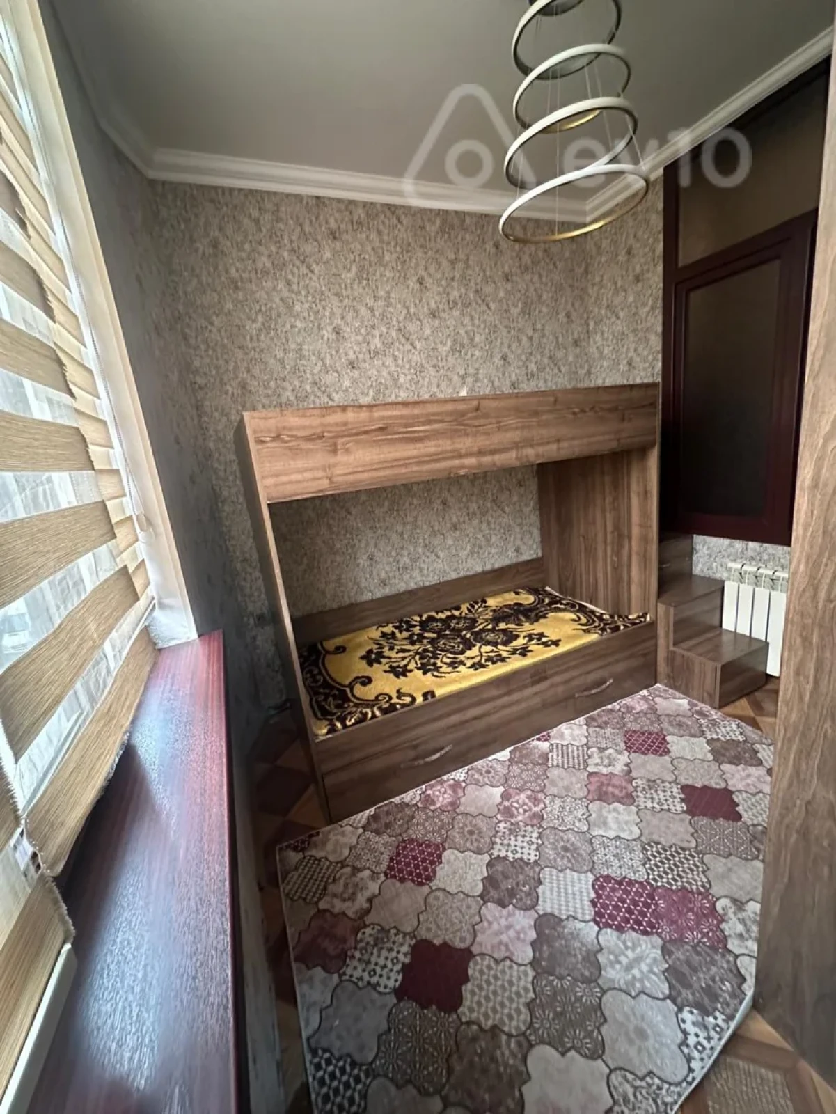 Kirayə verilir 3 otaqlı köhnə tikili 70 m²