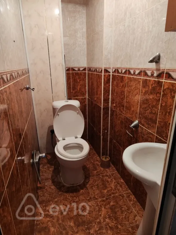 Kirayə verilir 3 otaqlı köhnə tikili 90 m²