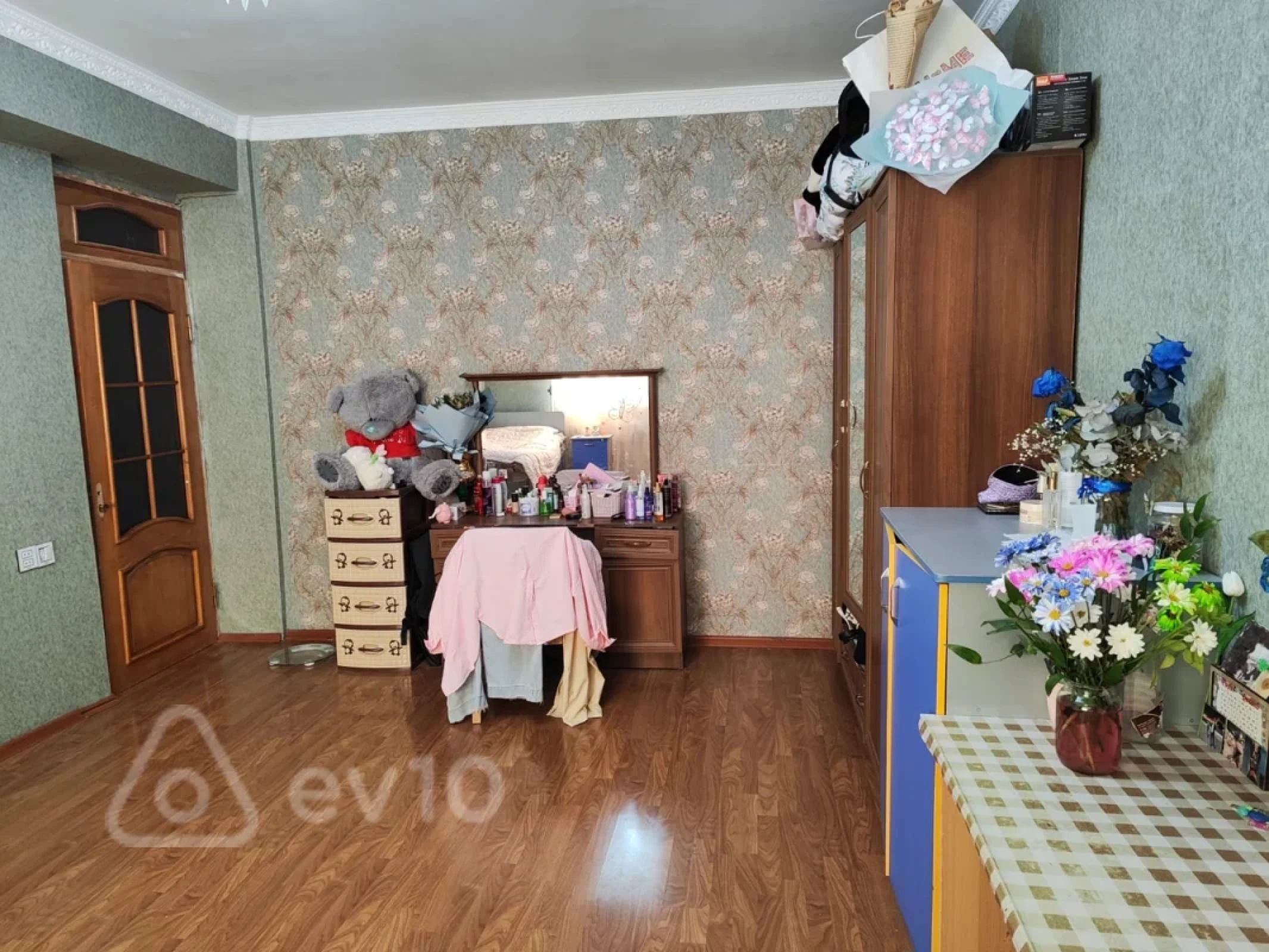 Kirayə verilir 3 otaqlı köhnə tikili 90 m²