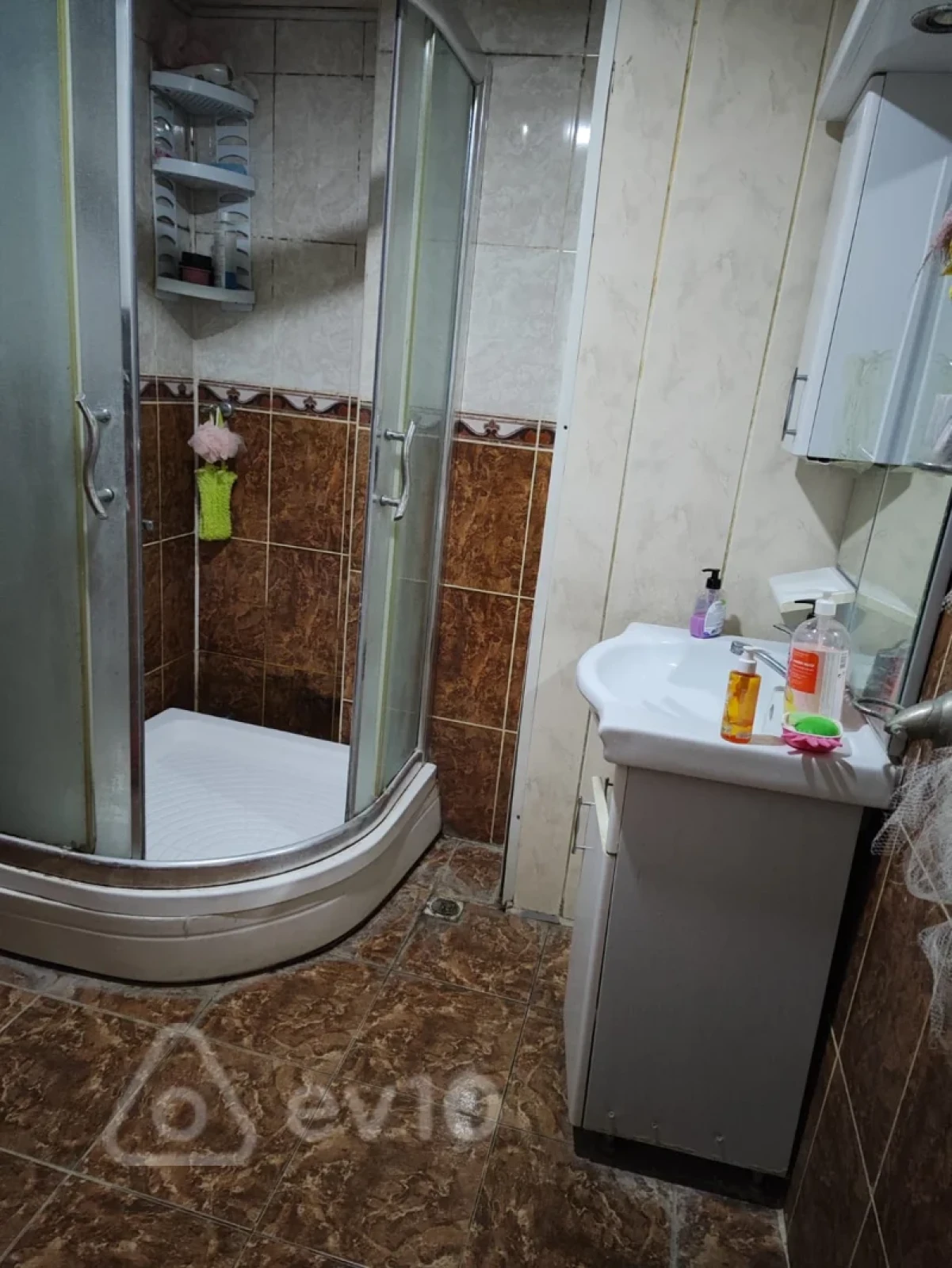 Kirayə verilir 3 otaqlı köhnə tikili 90 m²