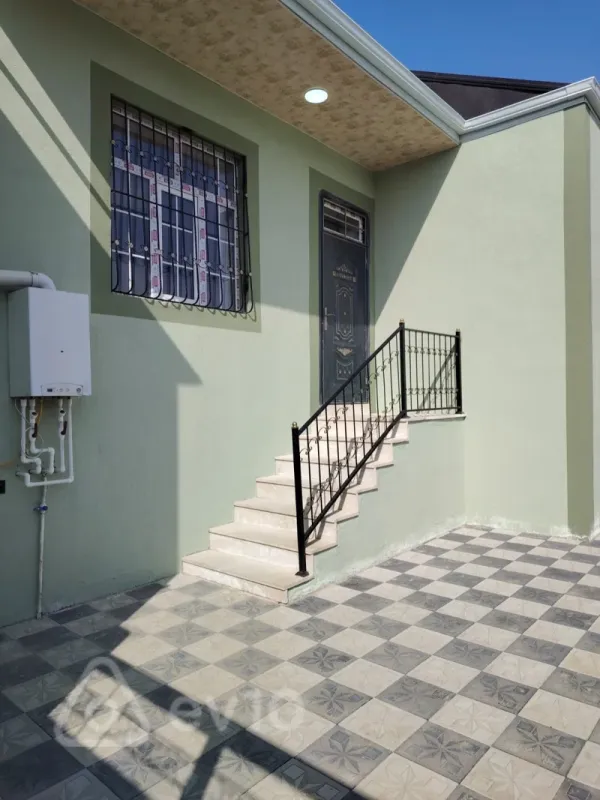 Satılır 3 otaqlı həyət evi 100 m²