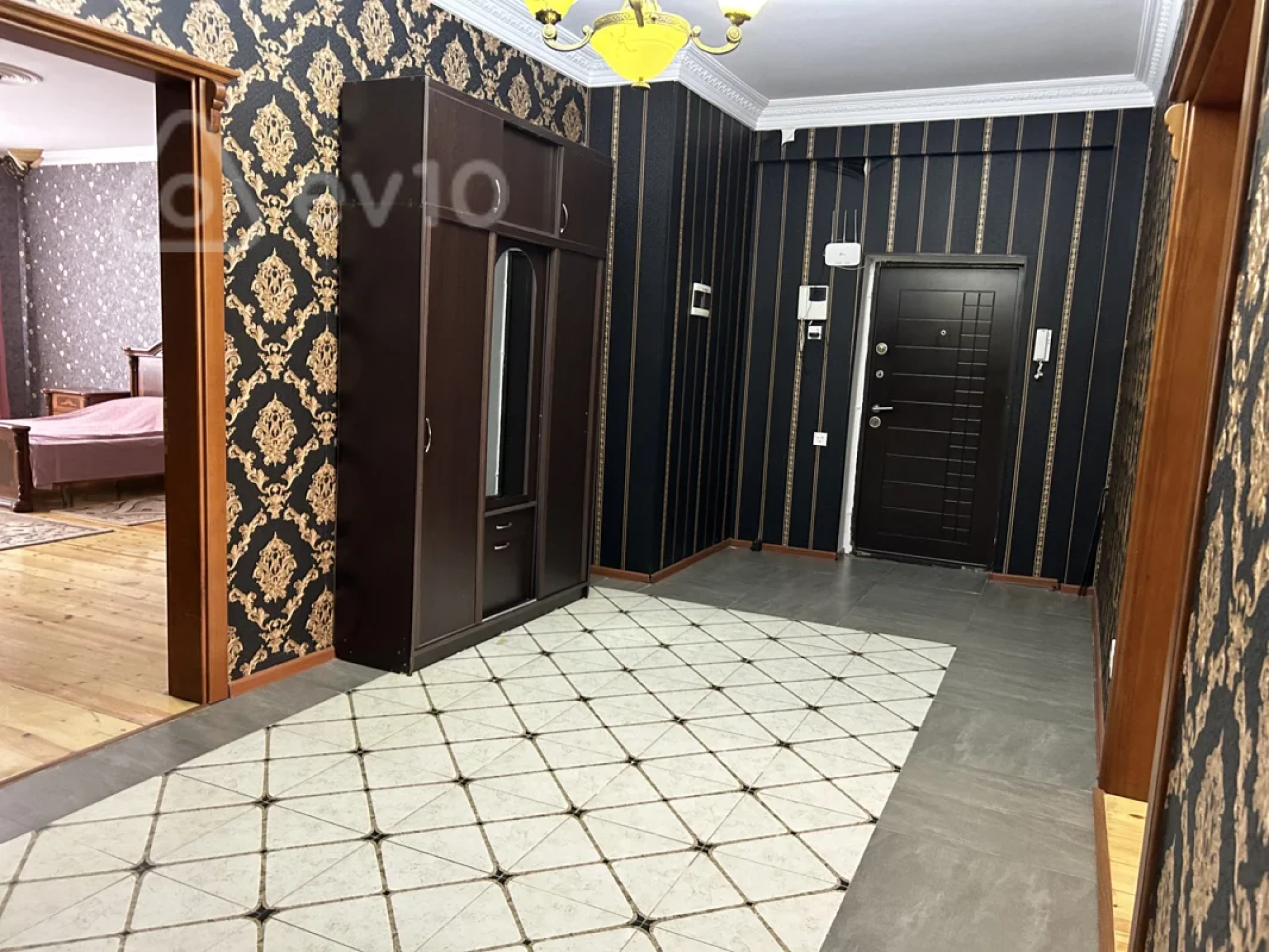 Kirayə verilir 3 otaqlı yeni tikili 170 m²