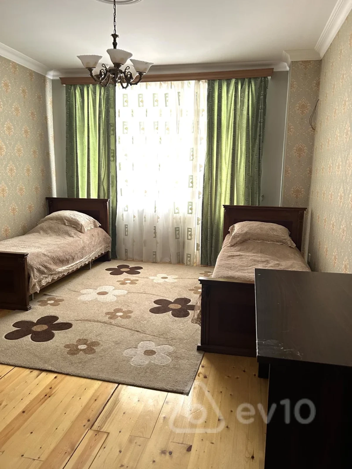 Kirayə verilir 3 otaqlı yeni tikili 170 m²