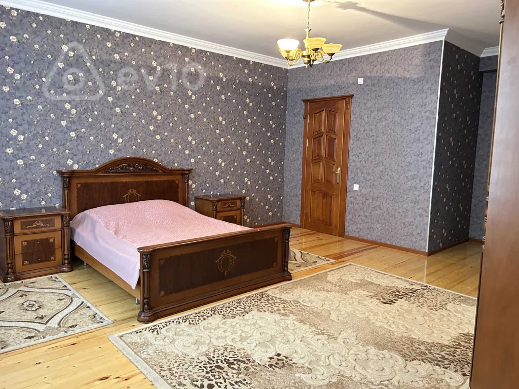 Kirayə verilir 3 otaqlı yeni tikili 170 m²