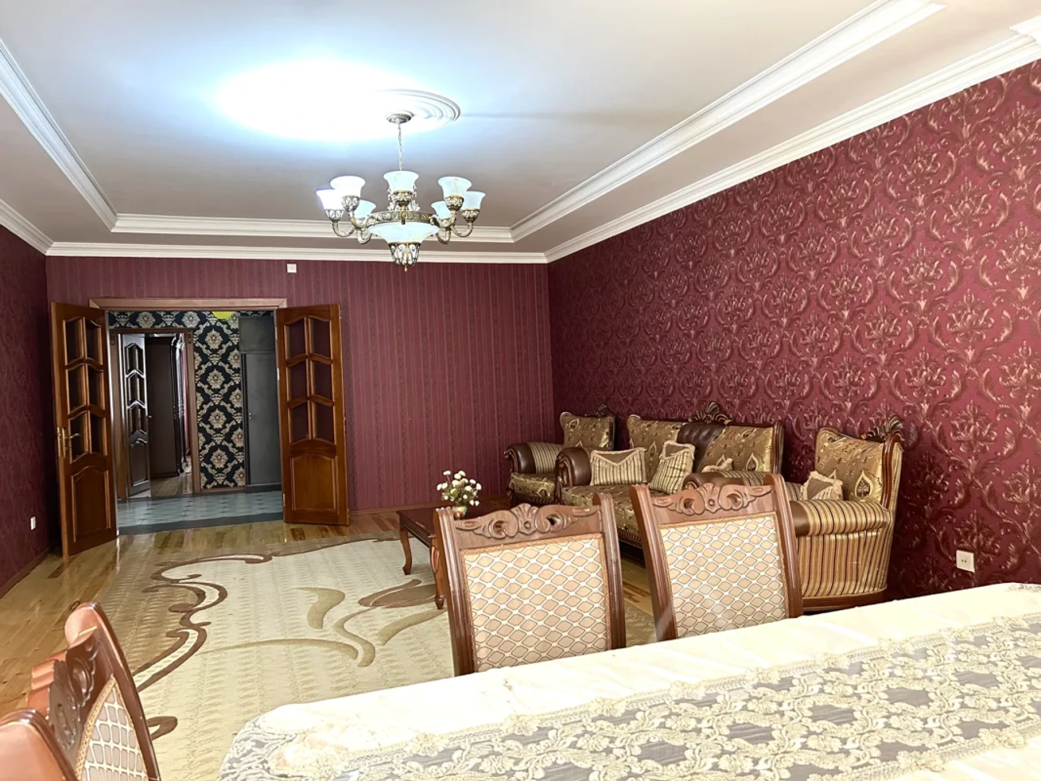 Kirayə verilir 3 otaqlı yeni tikili 170 m²