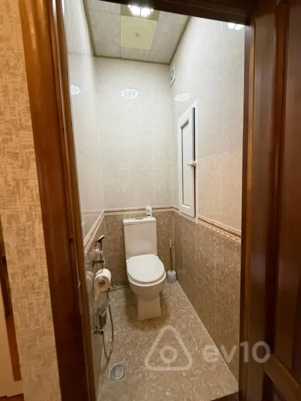 Kirayə verilir 2 otaqlı köhnə tikili 65 m²