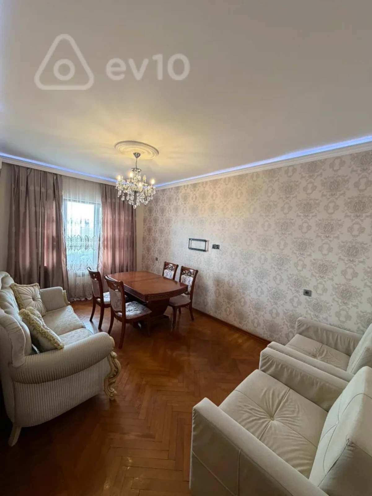 Kirayə verilir 2 otaqlı köhnə tikili 65 m²