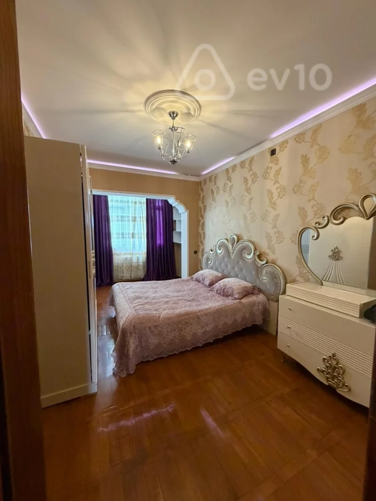 Kirayə verilir 2 otaqlı köhnə tikili 65 m²