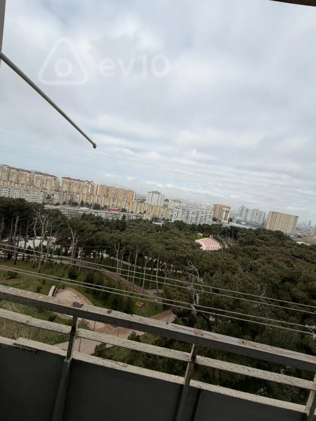 Kirayə verilir 2 otaqlı köhnə tikili 65 m²