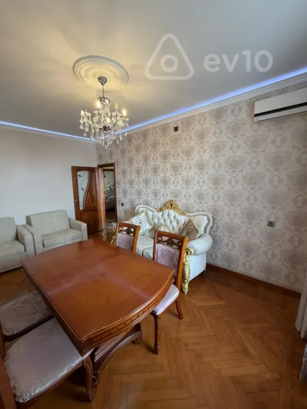 Kirayə verilir 2 otaqlı köhnə tikili 65 m²