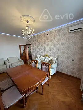 Kirayə verilir 2 otaqlı köhnə tikili 65 m²