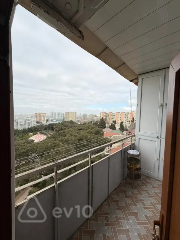 Kirayə verilir 2 otaqlı köhnə tikili 65 m²