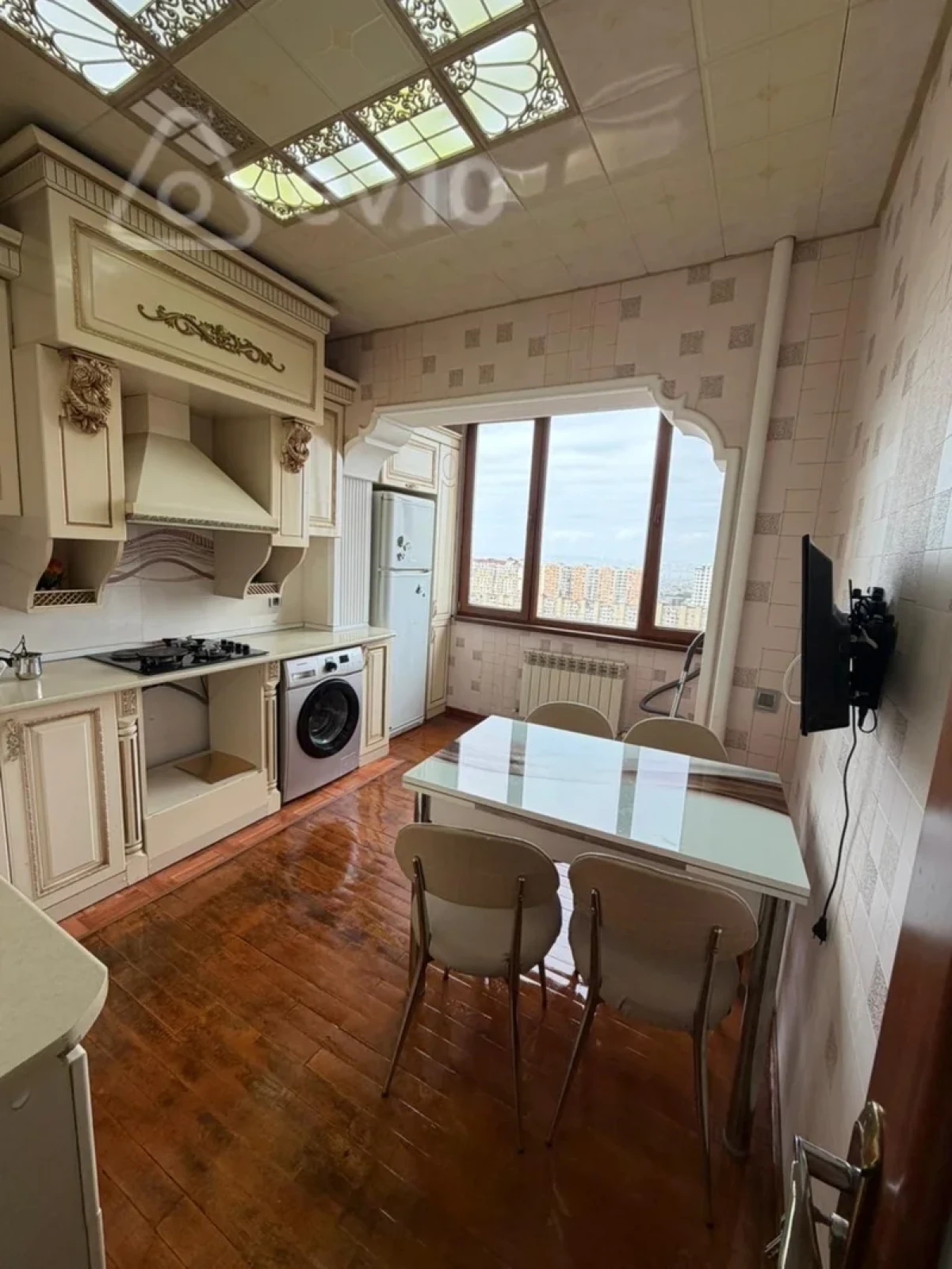 Kirayə verilir 2 otaqlı köhnə tikili 65 m²