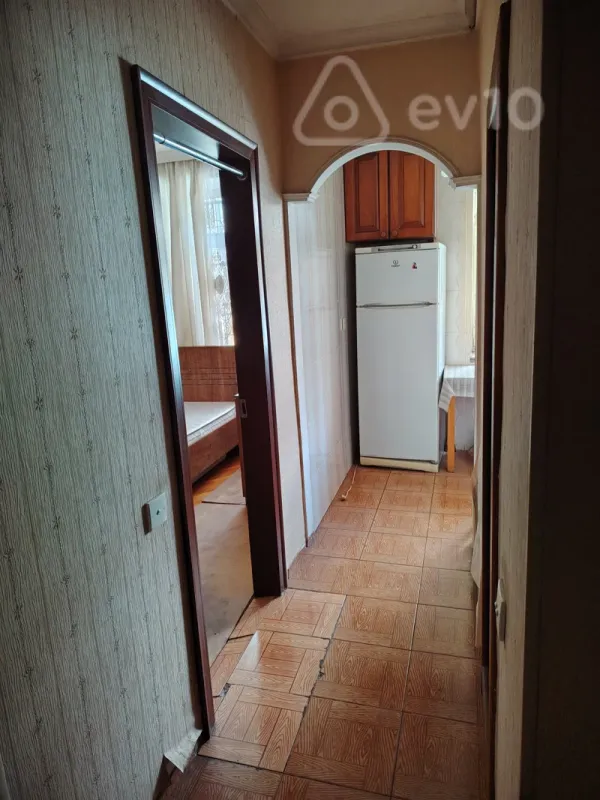 Kirayə verilir 2 otaqlı köhnə tikili 60 m²