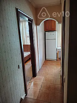 Kirayə verilir 2 otaqlı köhnə tikili 60 m²
