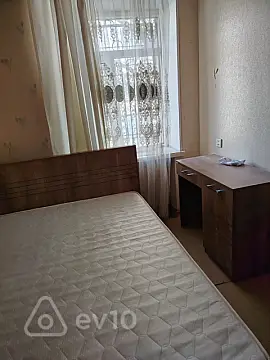 Kirayə verilir 2 otaqlı köhnə tikili 60 m²