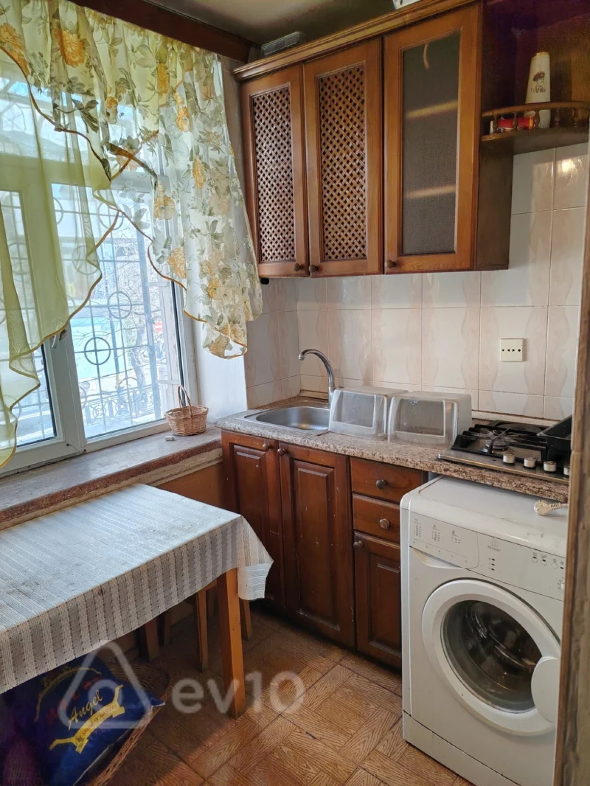 Kirayə verilir 2 otaqlı köhnə tikili 60 m²