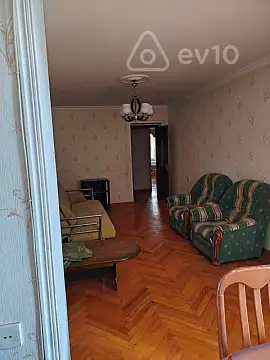 Kirayə verilir 2 otaqlı köhnə tikili 60 m²