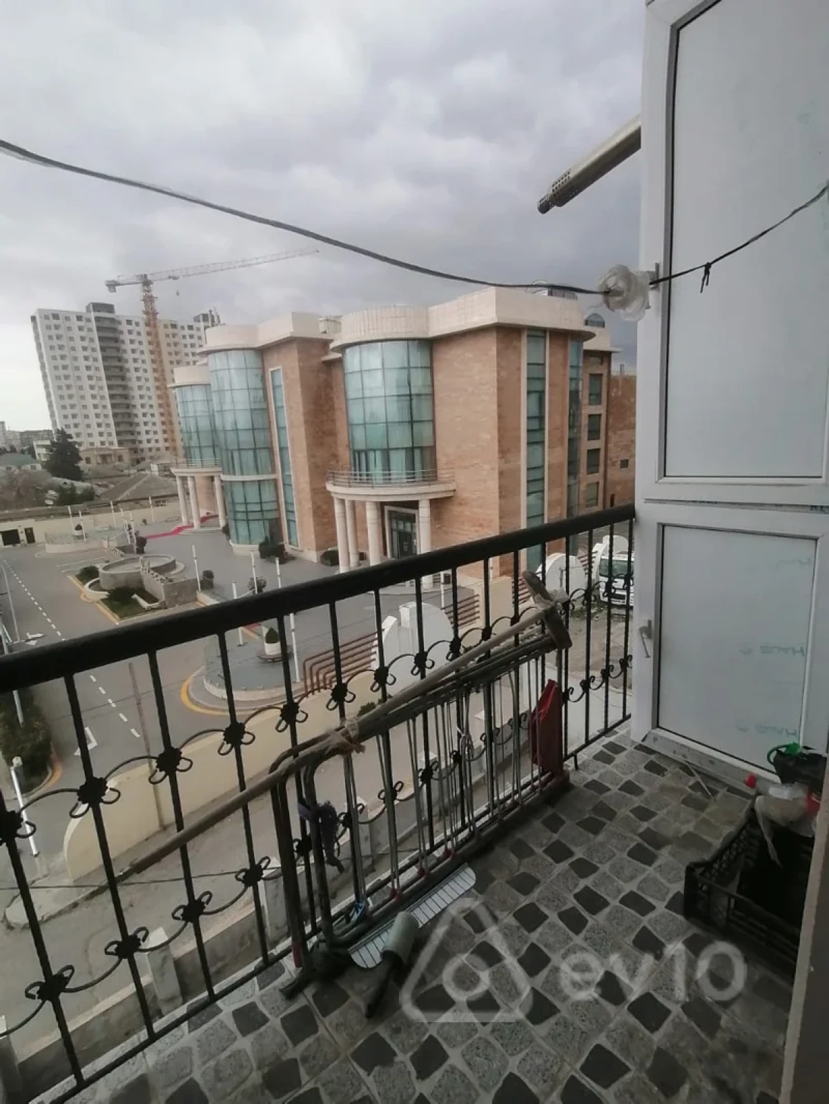 Kirayə verilir 3 otaqlı yeni tikili 77 m²