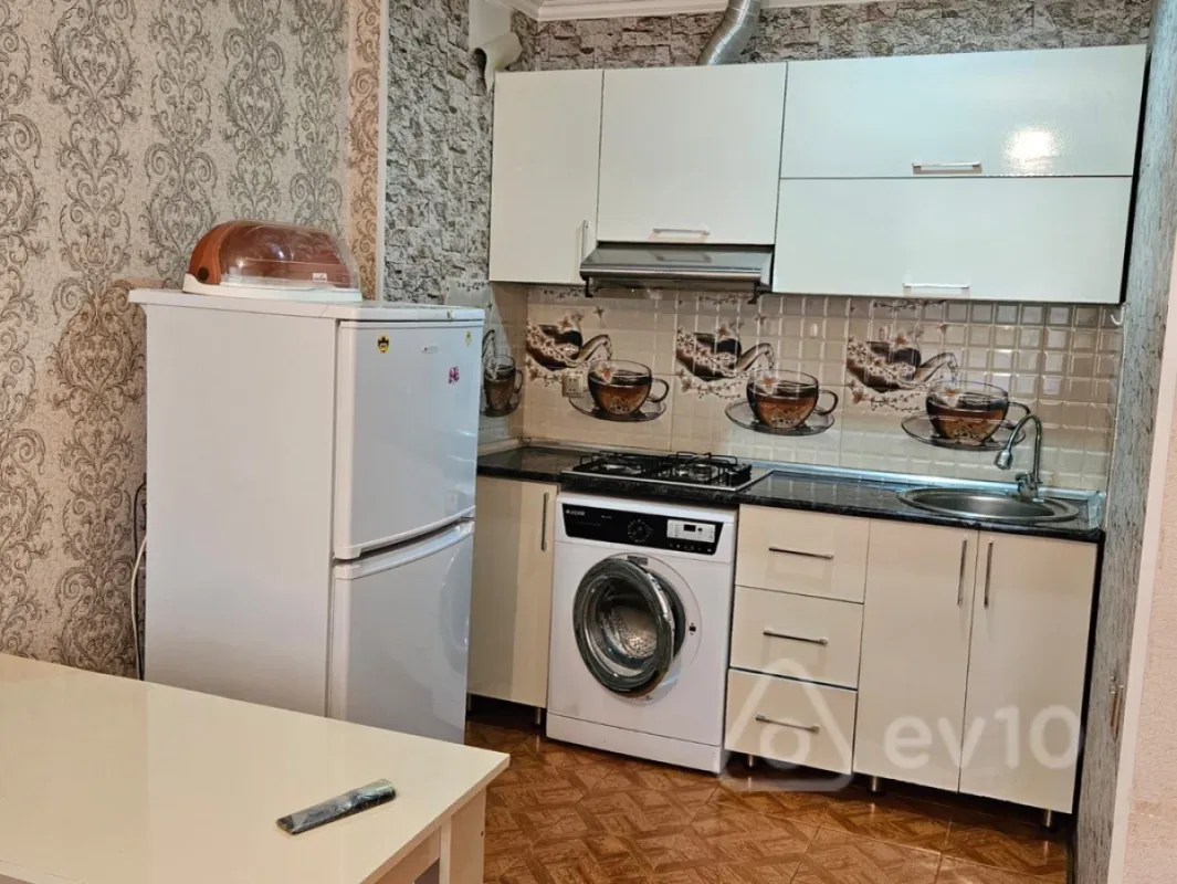 Kirayə verilir 2 otaqlı yeni tikili 60 m²