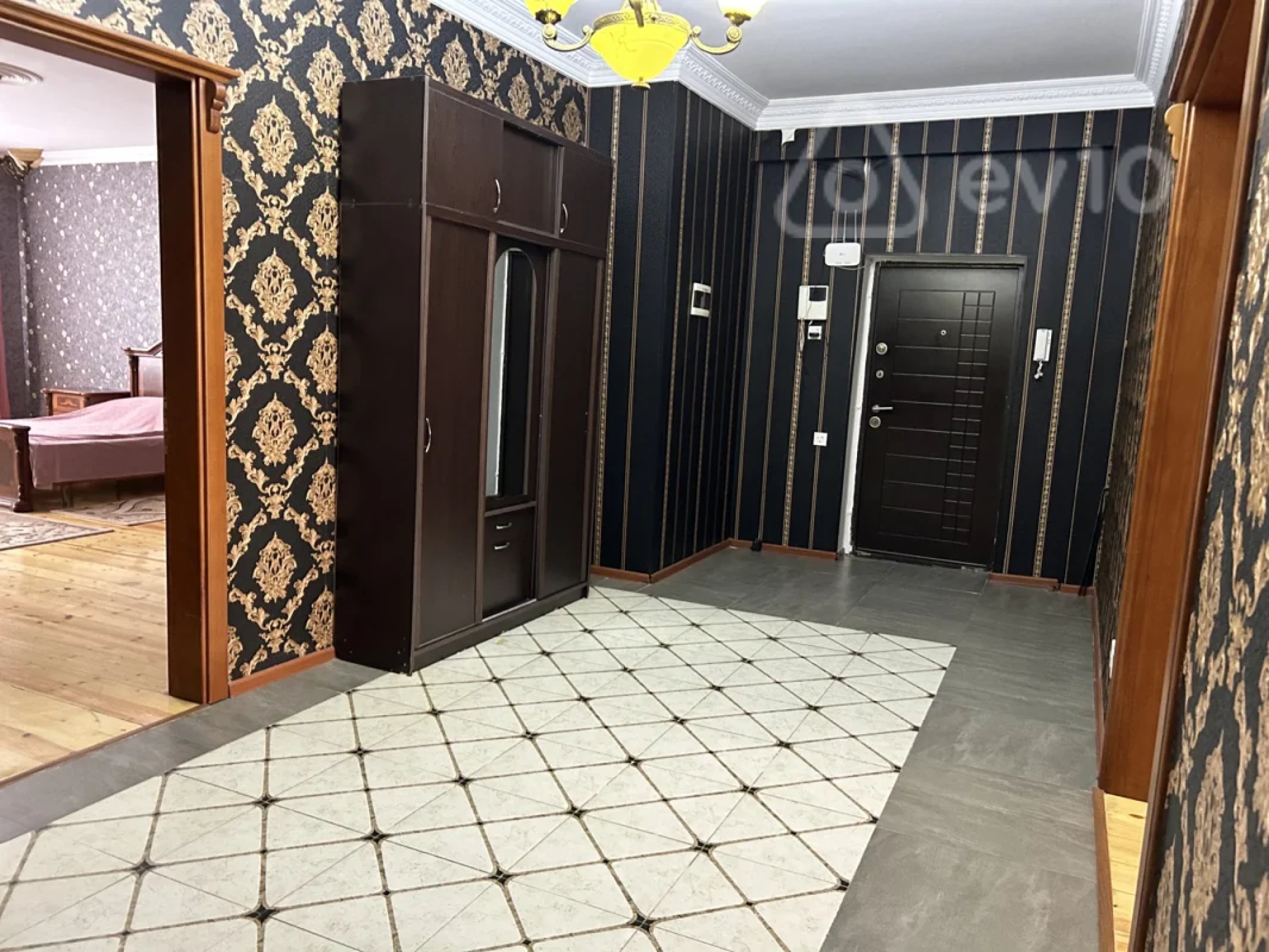 Kirayə verilir 3 otaqlı yeni tikili 170 m²