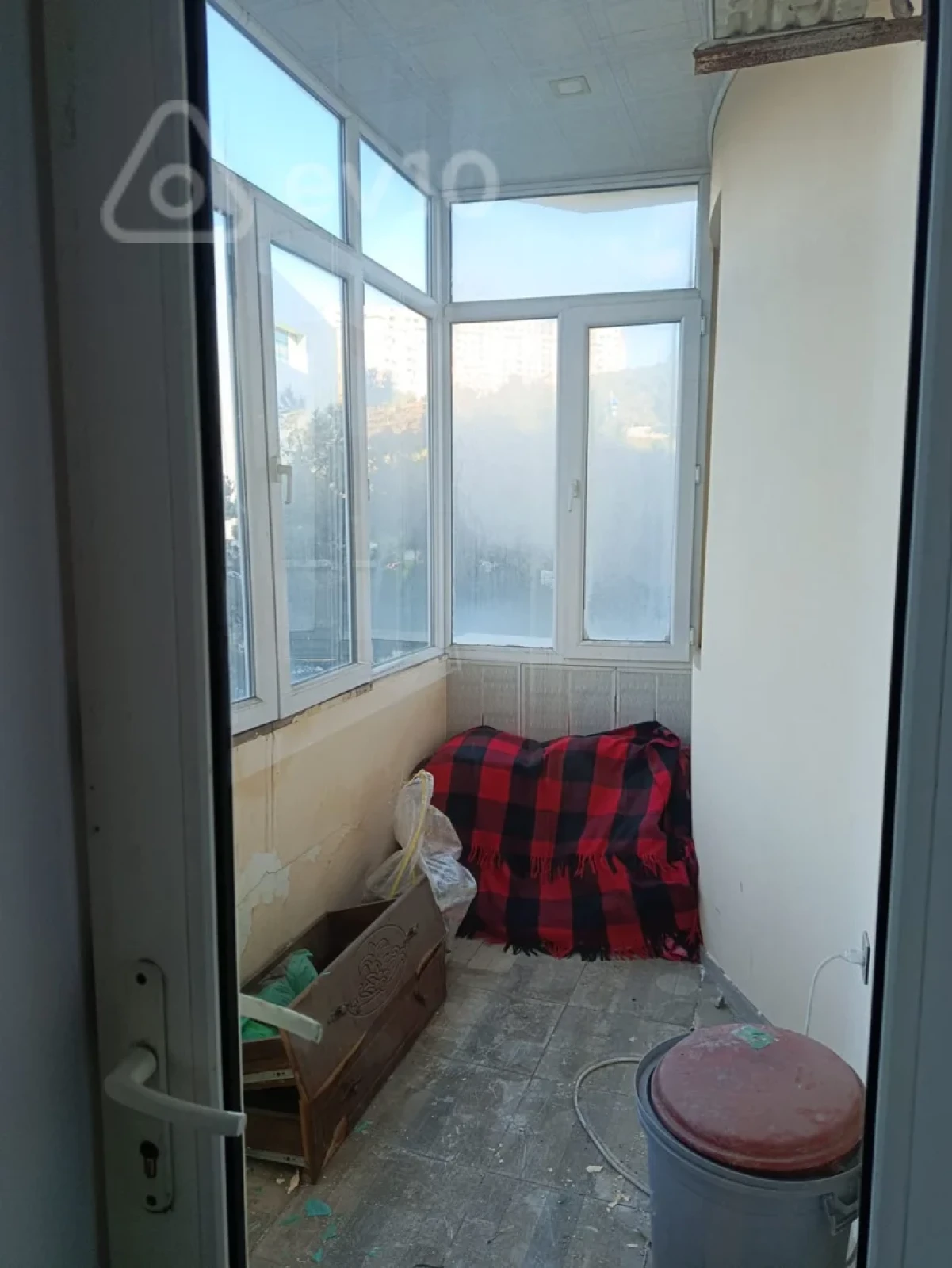 Kirayə verilir 3 otaqlı yeni tikili 142 m²