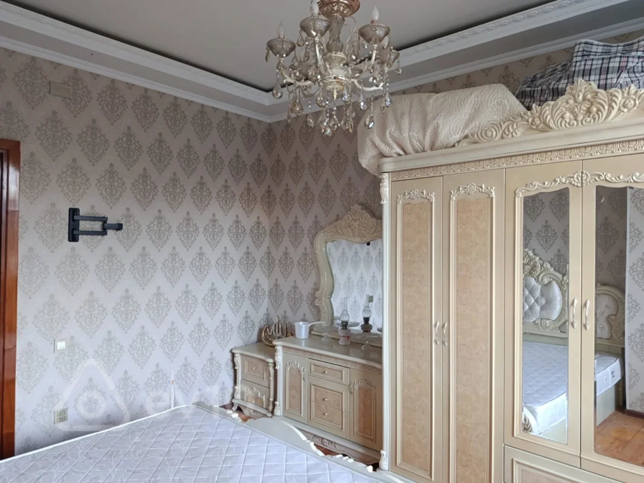 Kirayə verilir 3 otaqlı yeni tikili 142 m²