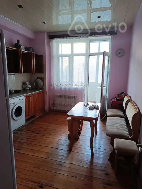 Kirayə verilir 3 otaqlı yeni tikili 142 m²