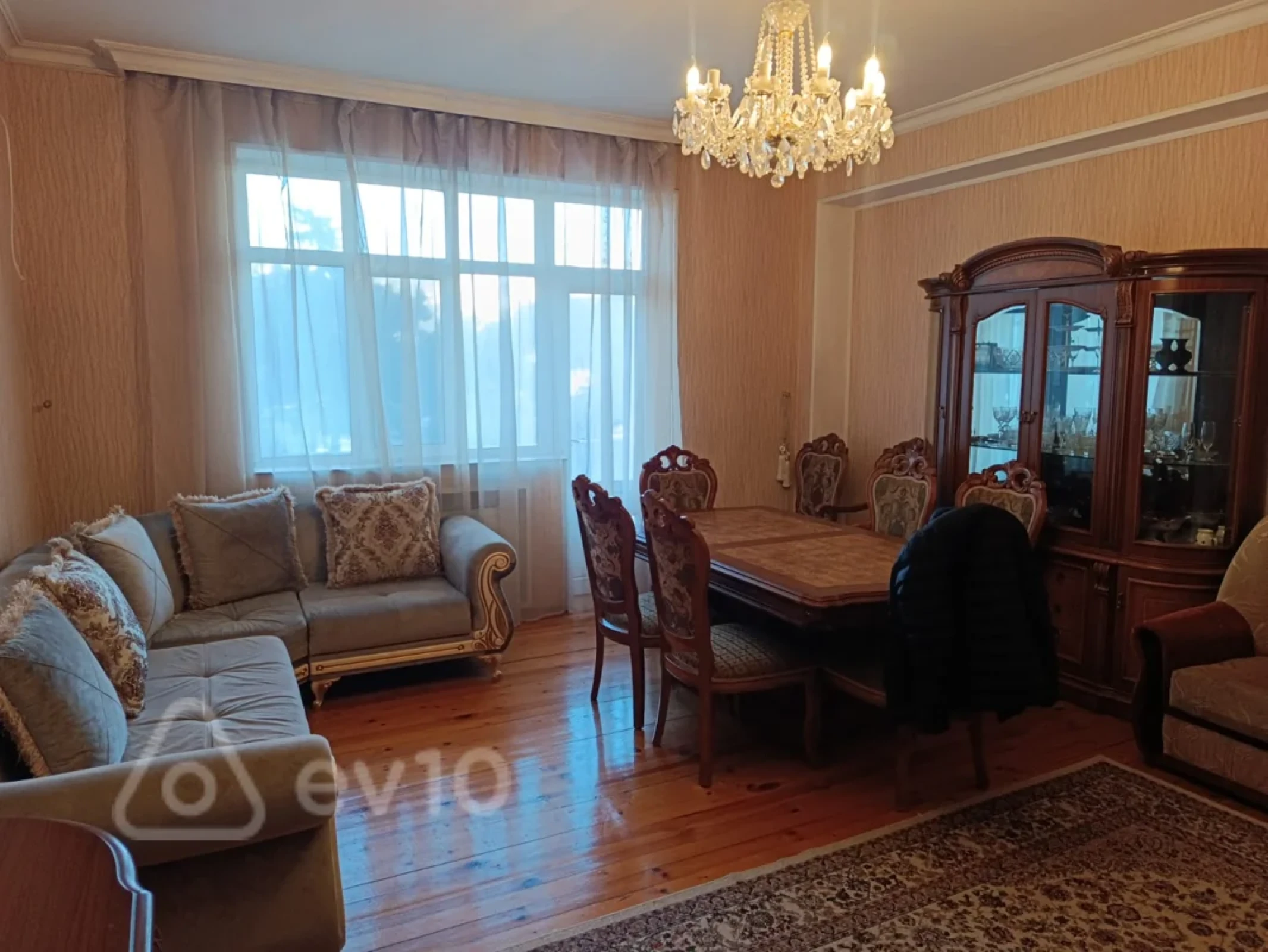 Kirayə verilir 3 otaqlı yeni tikili 142 m²