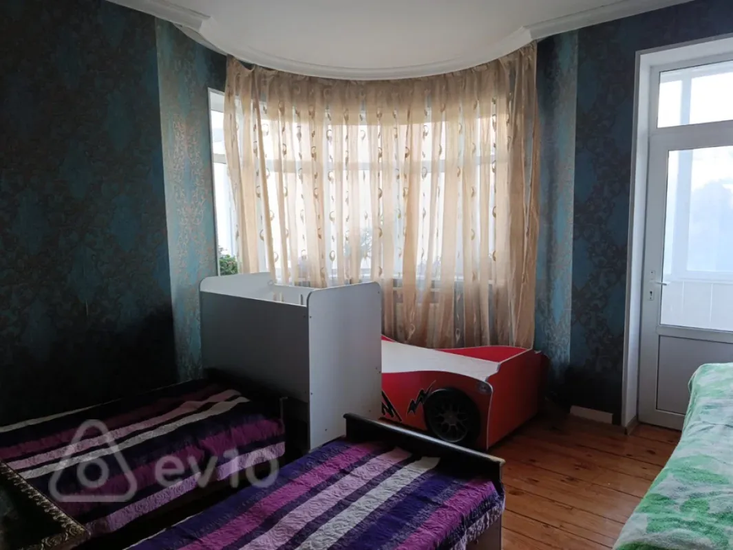 Kirayə verilir 3 otaqlı yeni tikili 142 m²