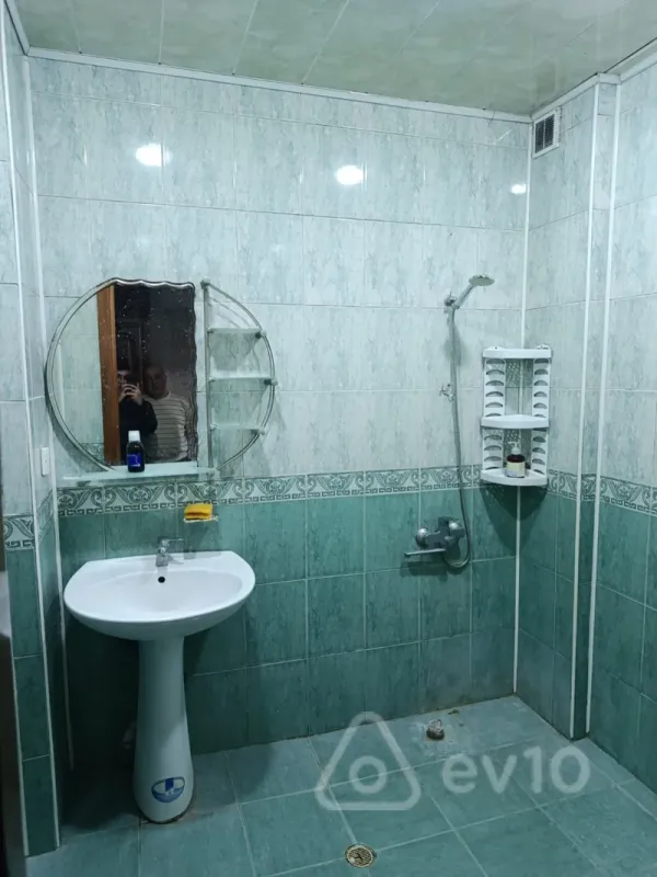 Kirayə verilir 3 otaqlı yeni tikili 142 m²