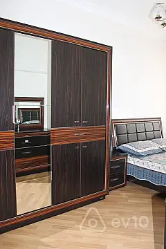 Kirayə verilir 2 otaqlı köhnə tikili 55 m²