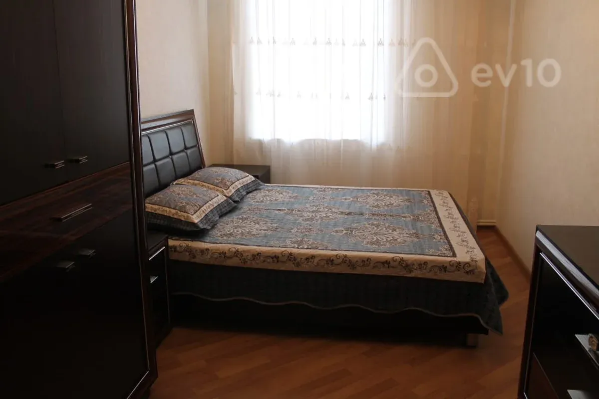 Kirayə verilir 2 otaqlı köhnə tikili 55 m²