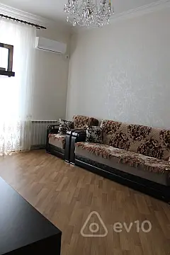 Kirayə verilir 2 otaqlı köhnə tikili 55 m²