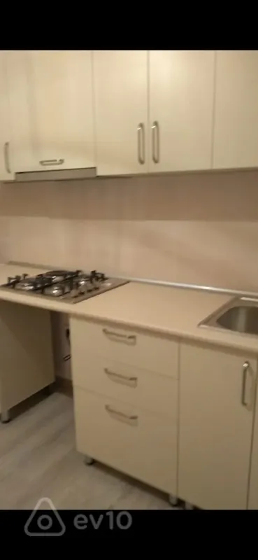 Kirayə verilir 2 otaqlı yeni tikili 65 m²