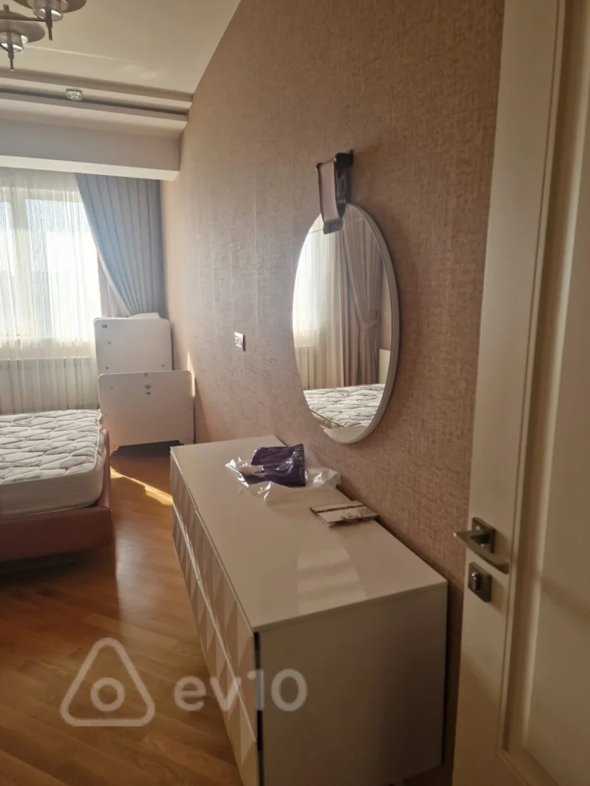 Kirayə verilir 3 otaqlı yeni tikili 130 m²