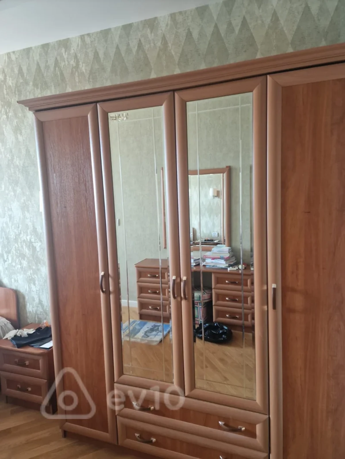 Kirayə verilir 3 otaqlı yeni tikili 130 m²