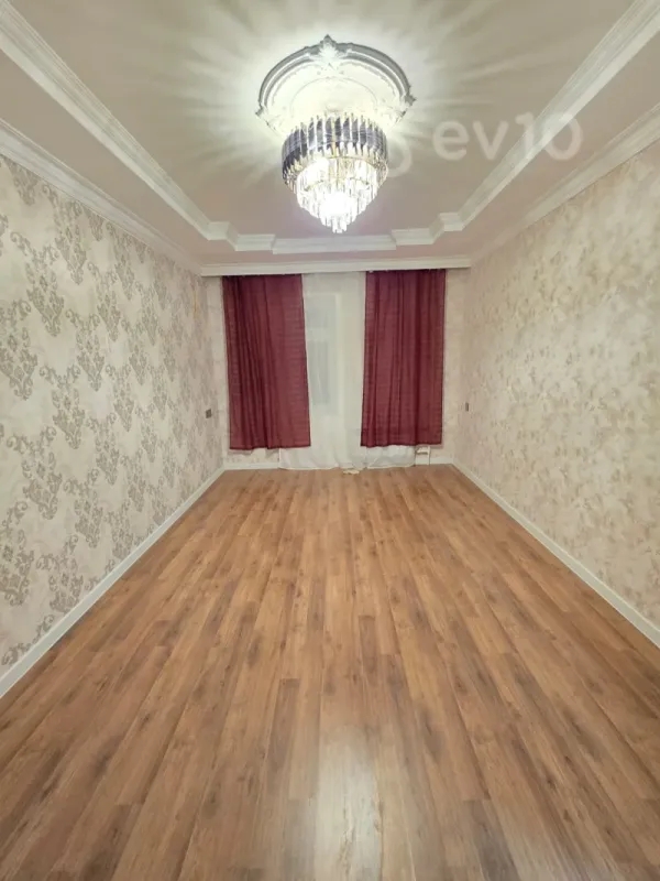 Kirayə verilir 2 otaqlı köhnə tikili 50 m²