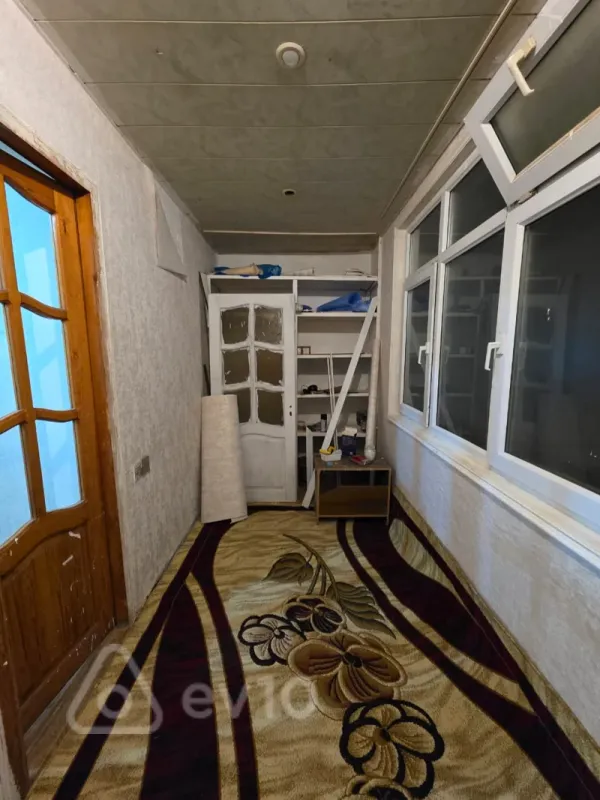 Kirayə verilir 2 otaqlı köhnə tikili 50 m²