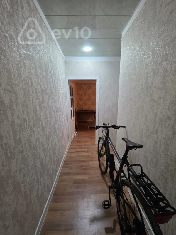 Kirayə verilir 2 otaqlı köhnə tikili 50 m²