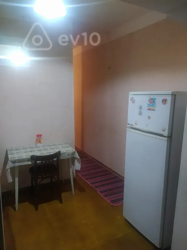 Kirayə verilir 1 otaqlı köhnə tikili 40 m²