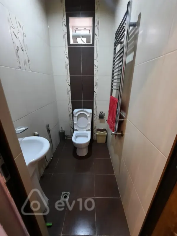 Kirayə verilir 6 otaqlı həyət evi 200 m²