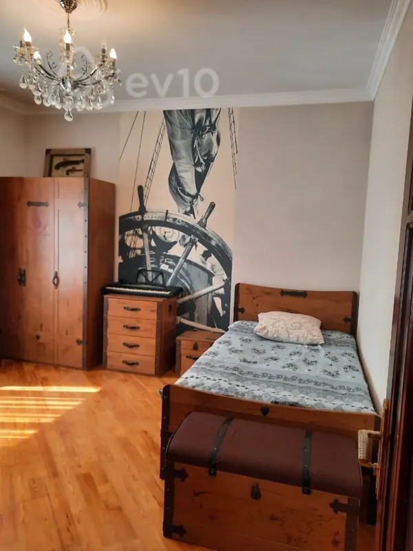 Kirayə verilir 6 otaqlı həyət evi 200 m²