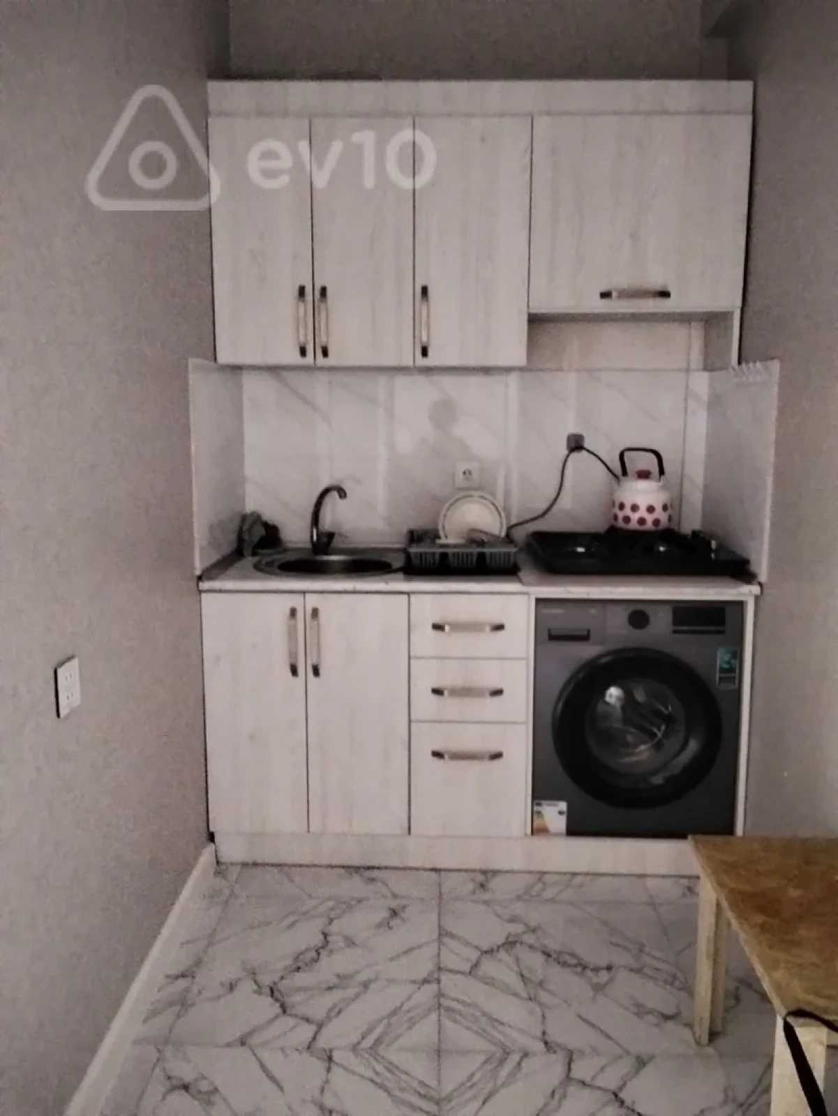 Kirayə verilir 2 otaqlı yeni tikili 43 m²