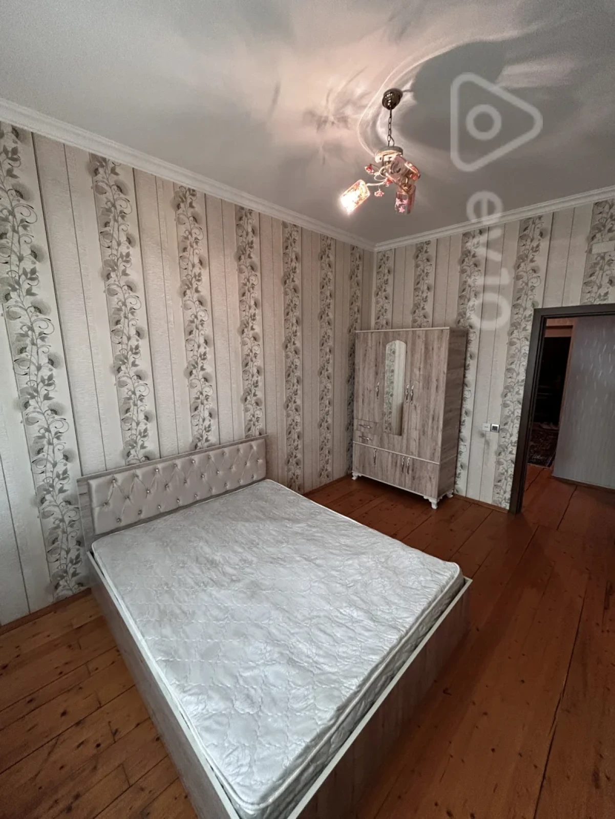 Kirayə verilir 2 otaqlı yeni tikili 80 m²