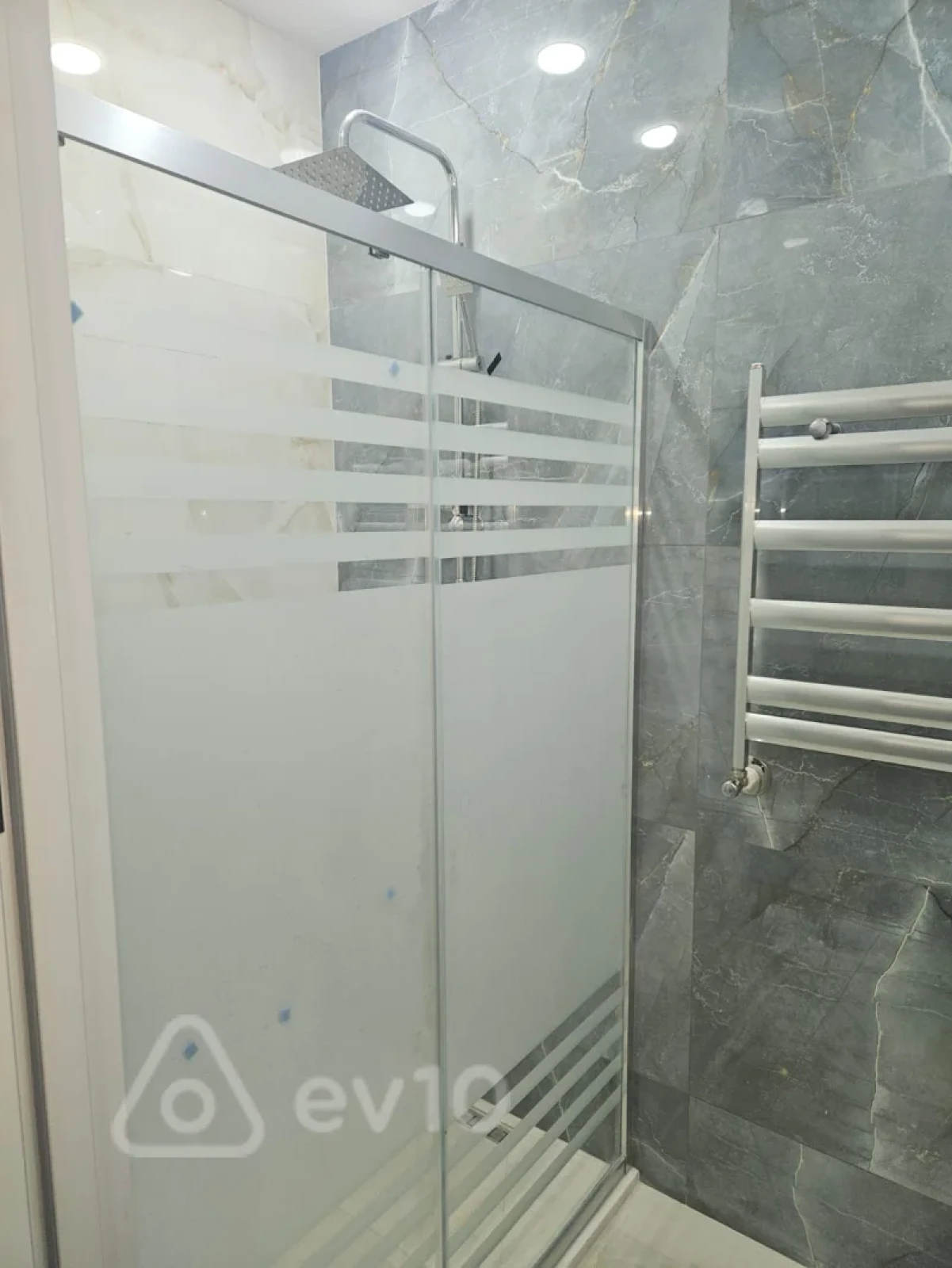 Kirayə verilir 3 otaqlı yeni tikili 75 m²