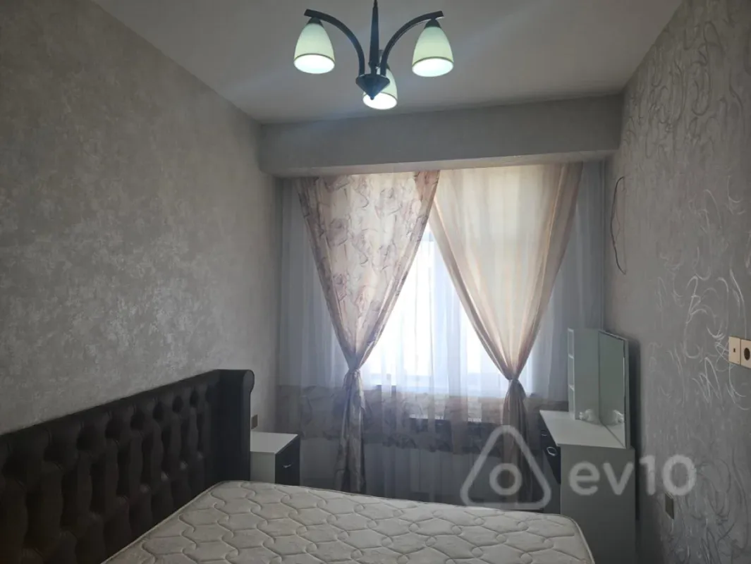 Kirayə verilir 3 otaqlı yeni tikili 75 m²