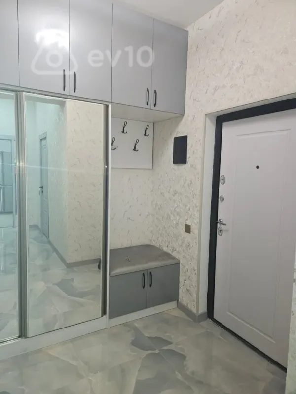 Kirayə verilir 3 otaqlı yeni tikili 75 m²