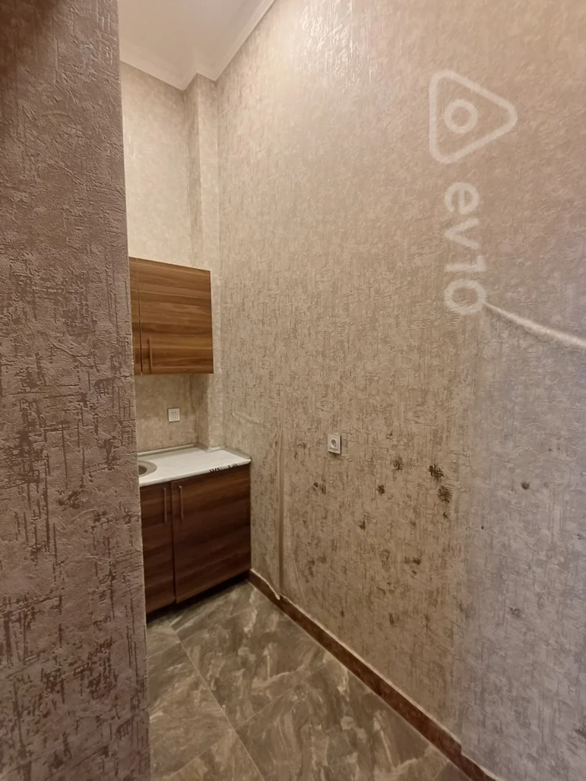 Kirayə verilir 5 otaqlı ofis 180 m²